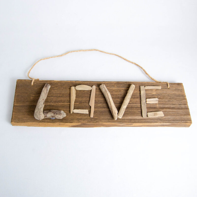 Love-Holzschild aus Alt- und Treibholz